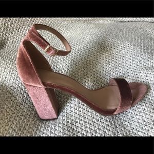 Crushed velvet heels